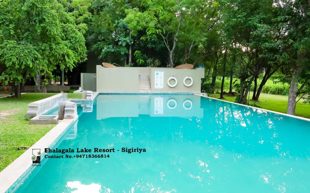 Ehalagala Lake Resort Sigirija Zewnętrze zdjęcie