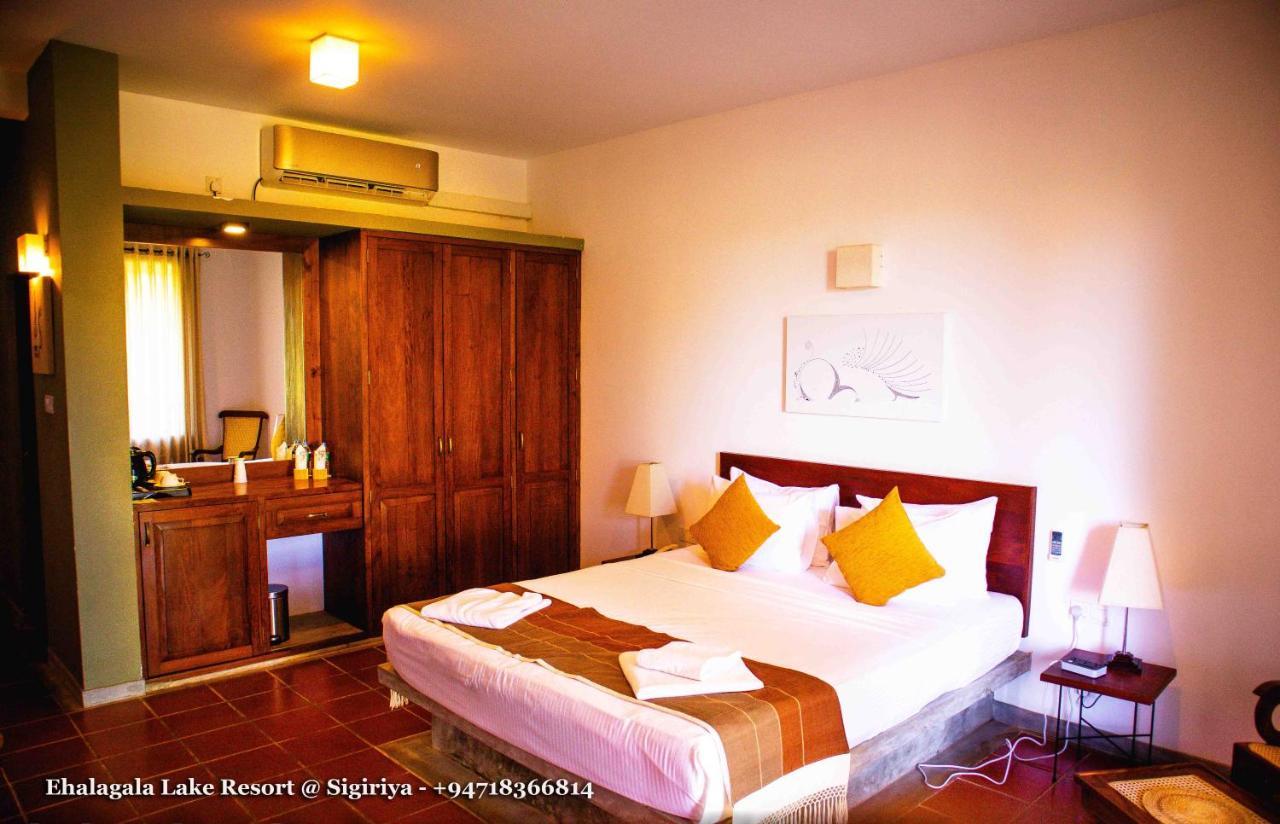 Ehalagala Lake Resort Sigirija Zewnętrze zdjęcie