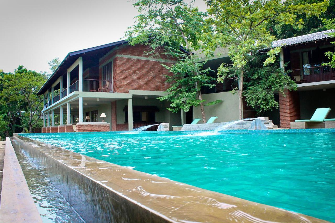 Ehalagala Lake Resort Sigirija Zewnętrze zdjęcie