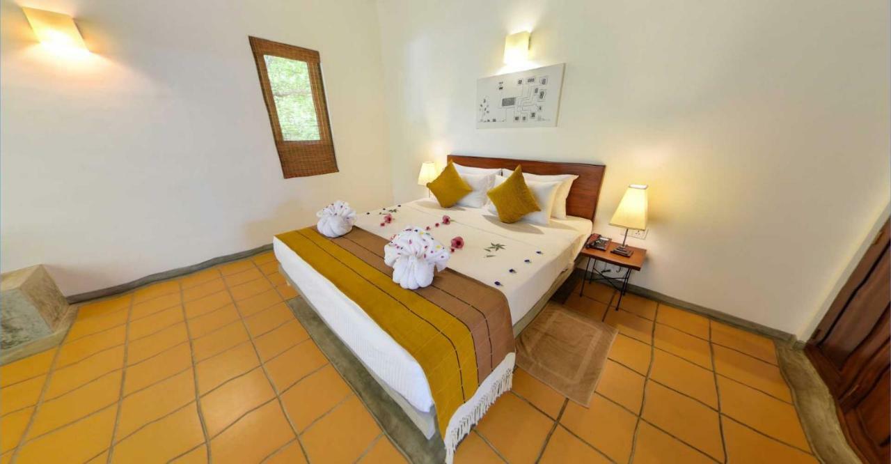 Ehalagala Lake Resort Sigirija Zewnętrze zdjęcie